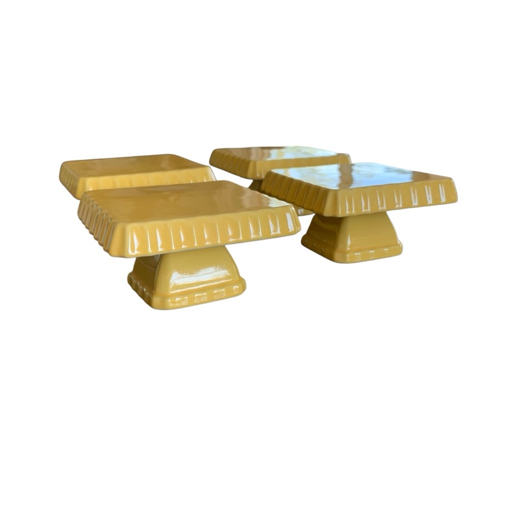MERITAGE | Set of 4 Butter Yellow Ceramic Mini Cake/Cupcake Stands
